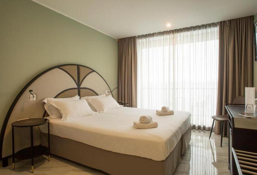 Номер Стандарт с Террасой, La Pietra Restaurant & Spa