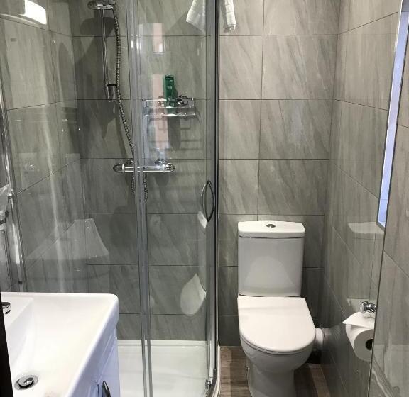 Семейный Номер, The Bowden Lodge