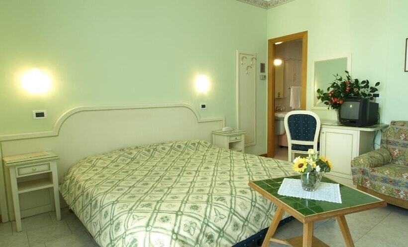 اتاق استاندارد با بالکن, Brisino