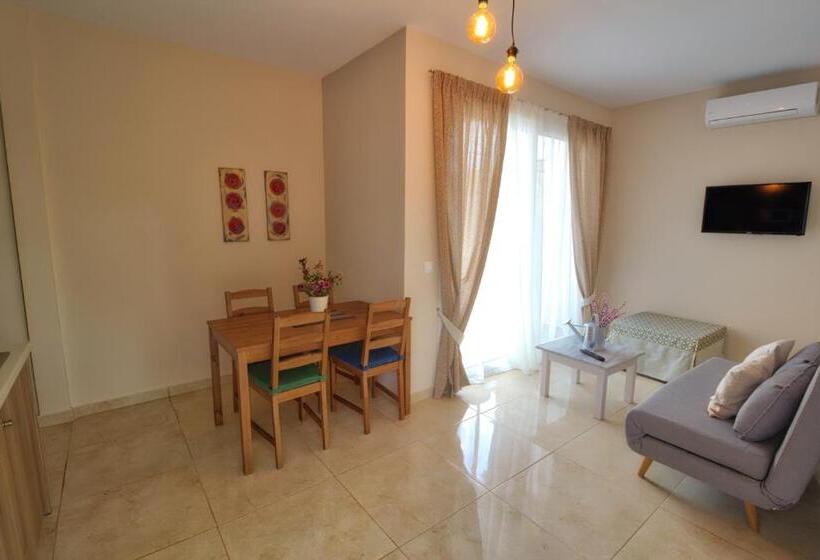 آپارتمان 1 خوابه, Two Brothers Studios & Apts