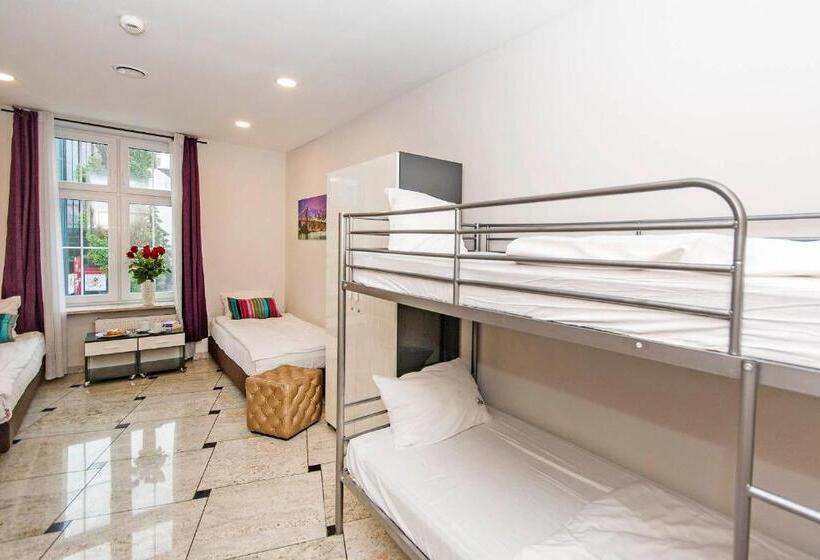Четырехместный Номер Deluxe, 3 City Hostel