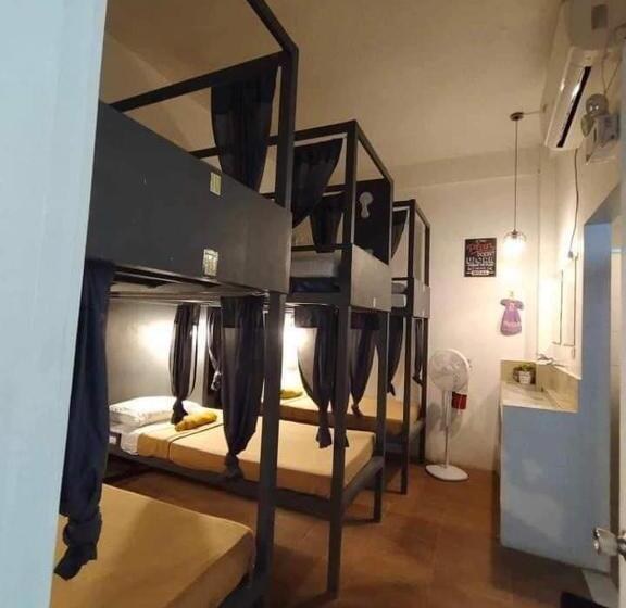 共用房间的床, Frachette S Bed & Breakfast