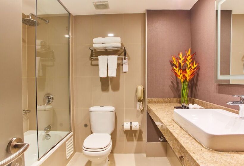 سوییت جونیور, Pullman Lima San Isidro