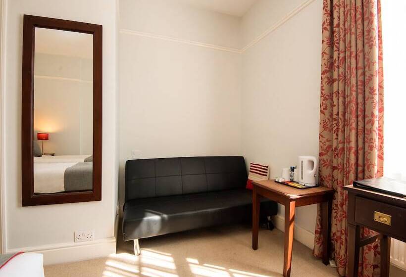 스탠다드 룸, The Regency Bristol
