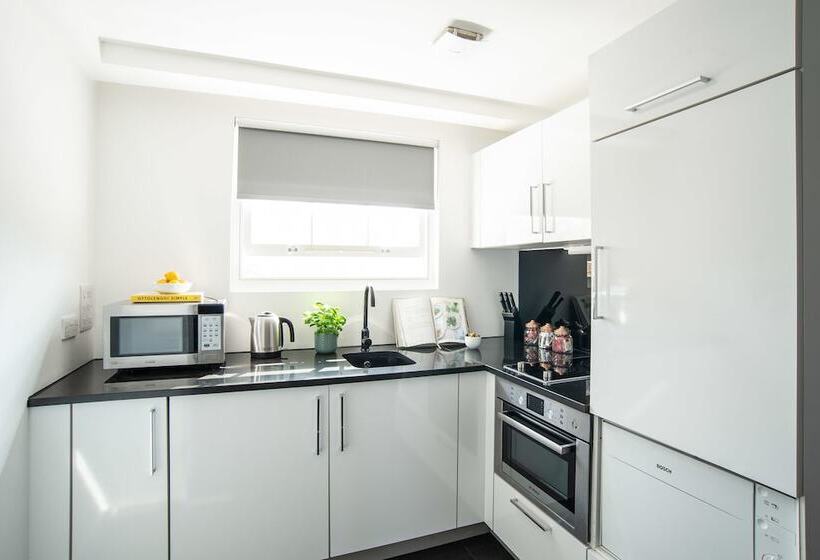 Апартаменты Premium 2 Спальни, Native Hyde Park