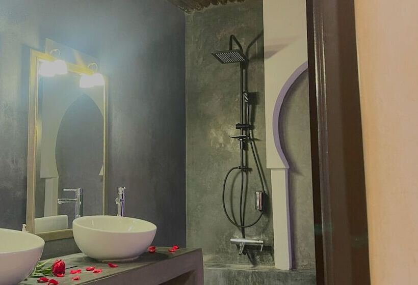 Delüks Oda, Riad Pourpre Medina