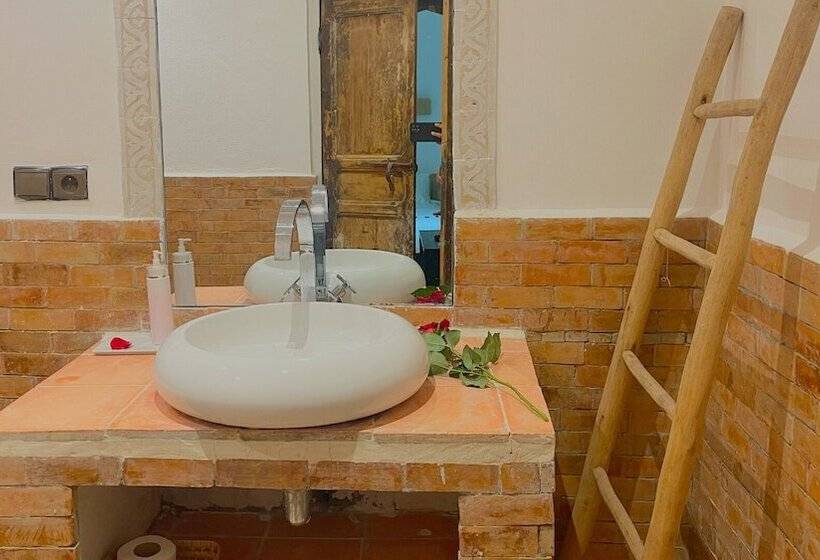 Delüks Oda, Riad Pourpre Medina