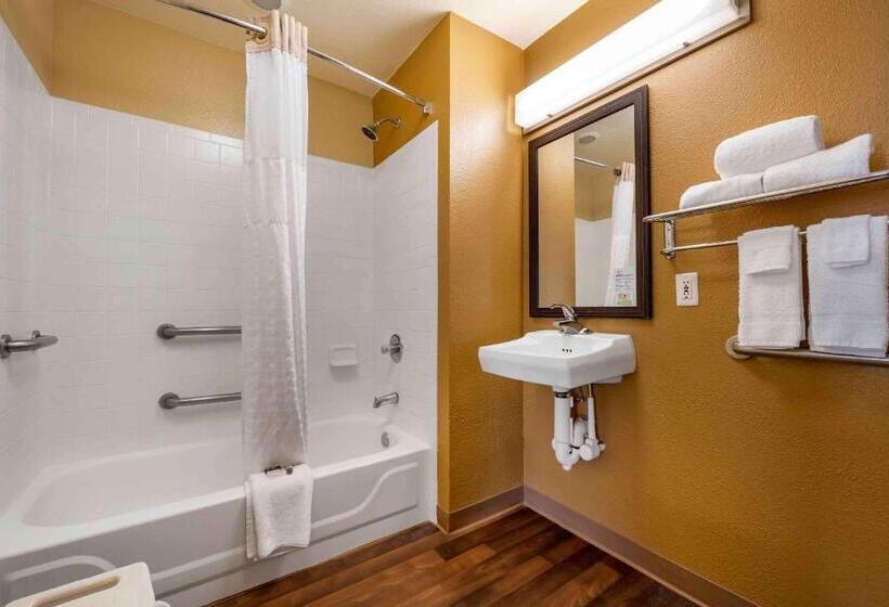Deluxe Studio, Extended Stay America Suites  Indianapolis  Airport  W. Southern Ave