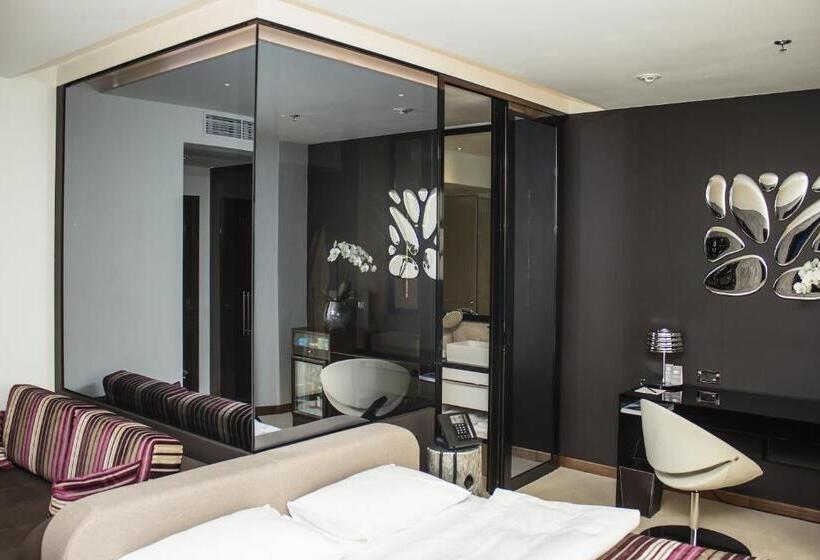 프리미엄 룸, 11 Mirrors Design