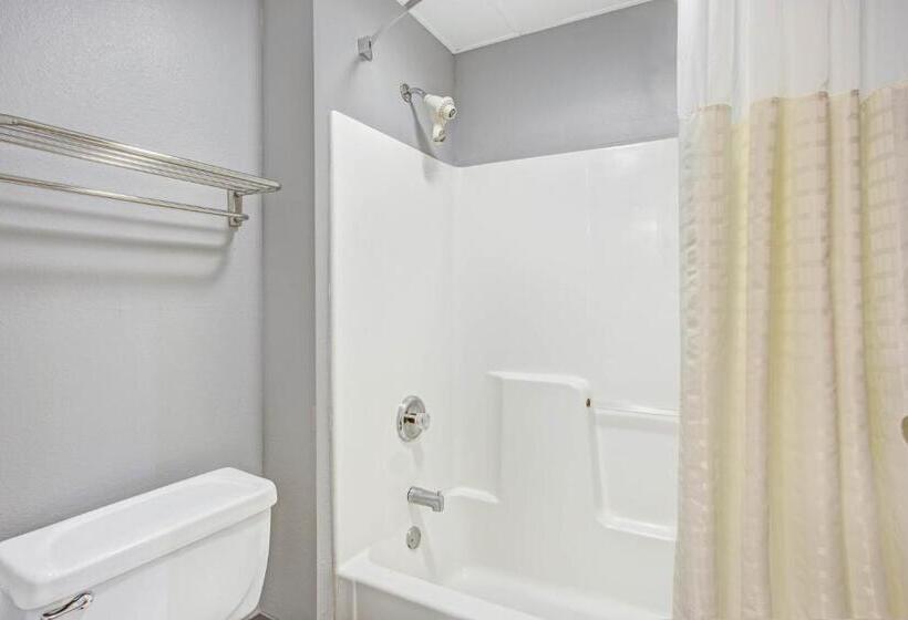 스탠다드 룸 더블 침대 2개, Days Inn By Wyndham Lake Bluff/great Lakes Naval Base