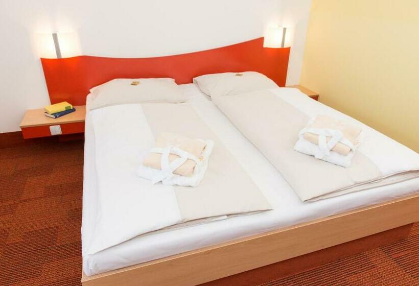 Номер Стандарт Вид на Парк, H2o Hotel Therme Resort, Für Familien Mit Kindern