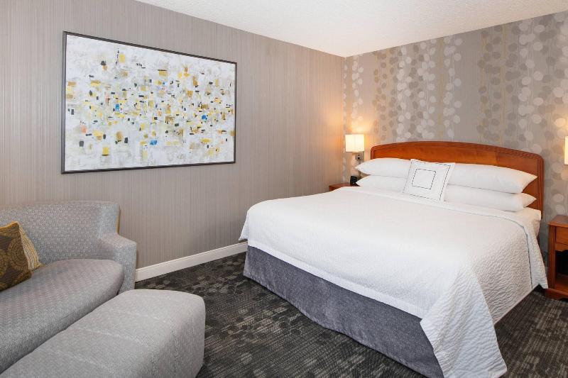 Standard-huone King-vuode, Courtyard By Marriott Newark Silicon Valley