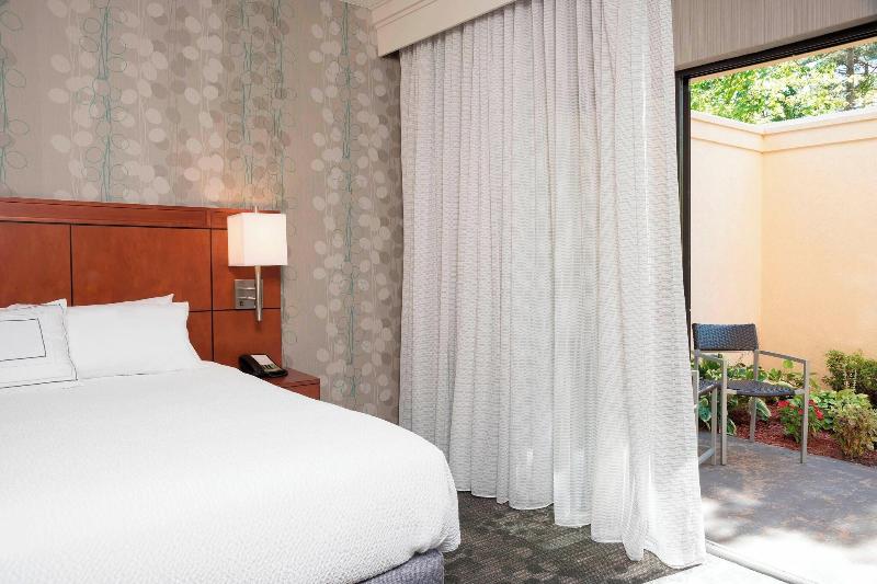 带大床的标准间, Courtyard By Marriott Traverse City