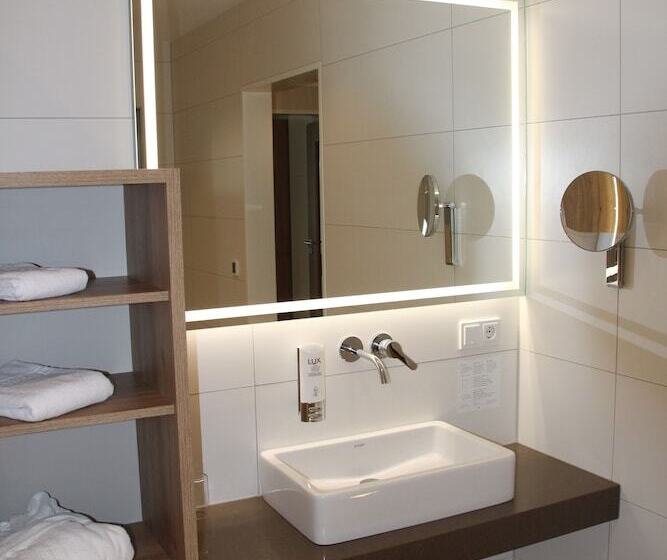 Полулюкс, Landhotel Hermannshöhe
