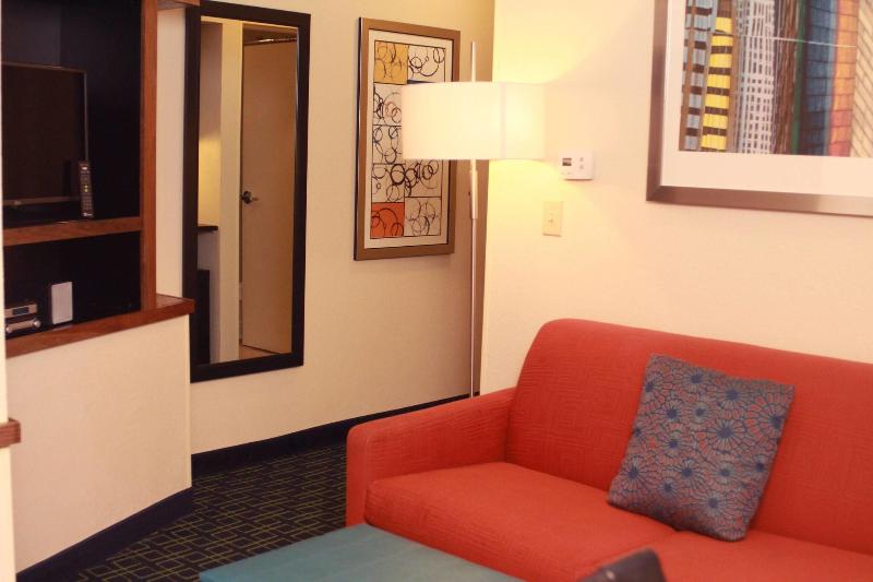 스탠다드 룸 킹사이즈 침대, Fairfield Inn & Suites By Marriott Fairmont