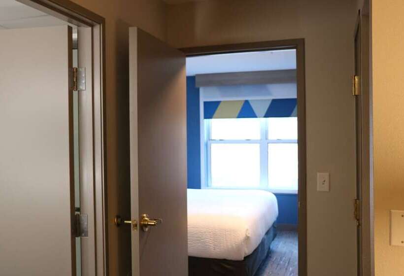 Люкс, Holiday Inn Express & Suites Marquette, An Ihg