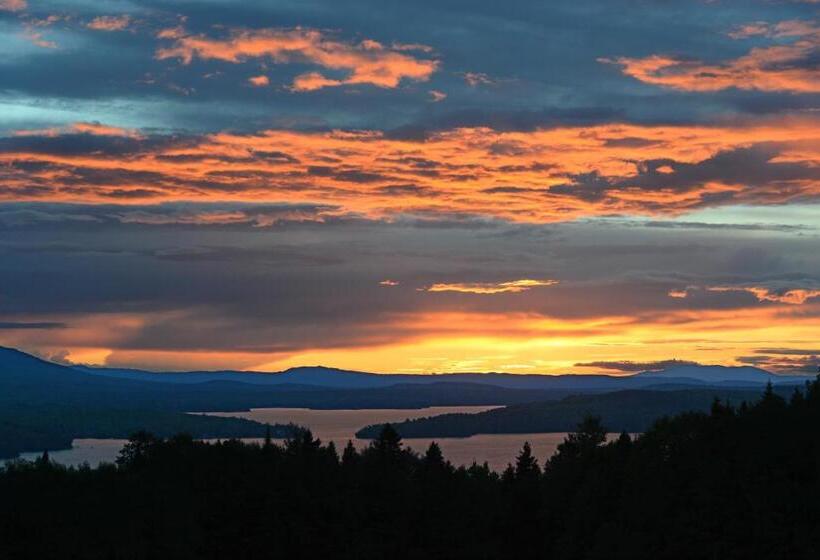 اتاق استاندارد با تخت بزرگ, The Lodge At Moosehead Lake