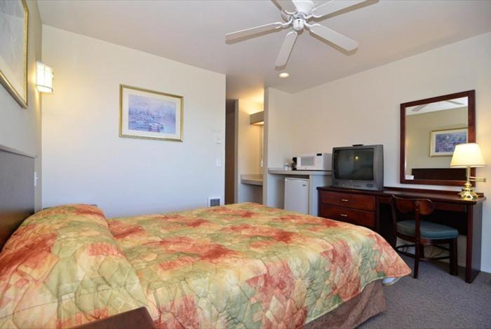 Номер Стандарт Вид на Море, Travelodge By Wyndham Depoe Bay