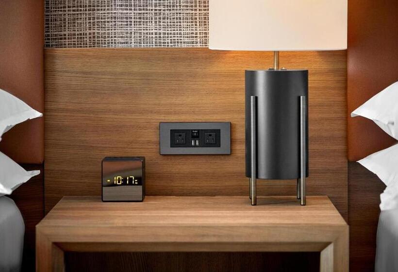 Номер Executive, Sheraton Phoenix Downtown