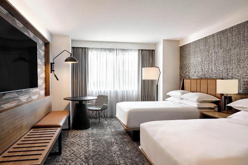 Номер Executive, Sheraton Phoenix Downtown
