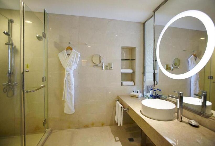Номер Премиум, Holiday Inn Taicang City Centre By Ihg