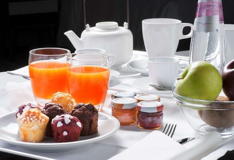 اتاق پرمیوم, Radisson Hotel Nola Naples