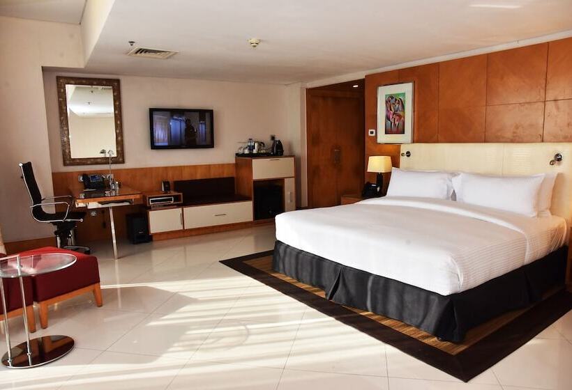 Deluxe Suite, Lagos Continental