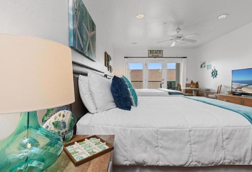 Студия Стандарт Вид на Море, Beach House Inn & Suites