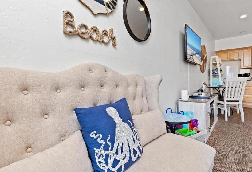 Студия Стандарт Вид на Море, Beach House Inn & Suites