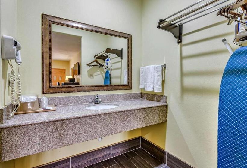 מיטת קינג בסוויטה, Quality Inn