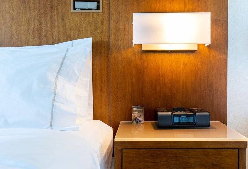 Номер Deluxe, The Westin Austin At The Domain