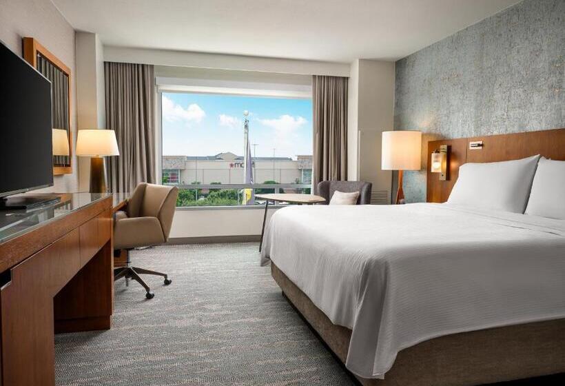 Номер Классика Кровать Кинг, The Westin Austin At The Domain