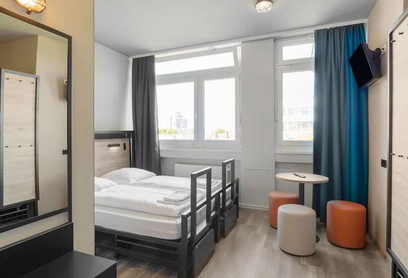 Номер Стандарт, a&o Frankfurt Galluswarte