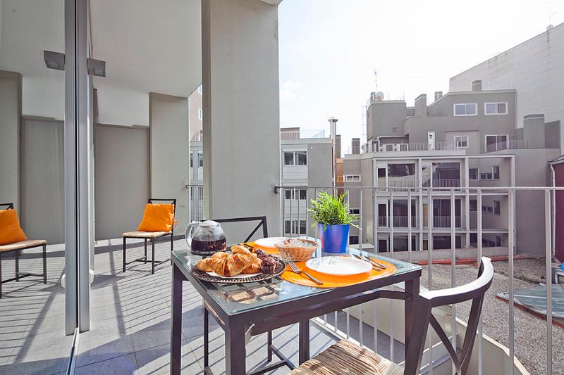 Апартаменты 2 Спальни с Террасой, Charmsuites Paralel