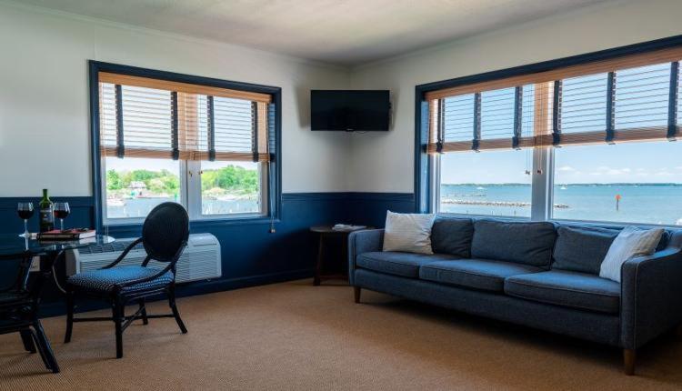 스위트 킹사이즈 침대, Wylder Hotel   Tilghman Island