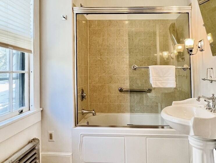 Quarto Deluxe Cama King, Gateways Inn & Restaurant