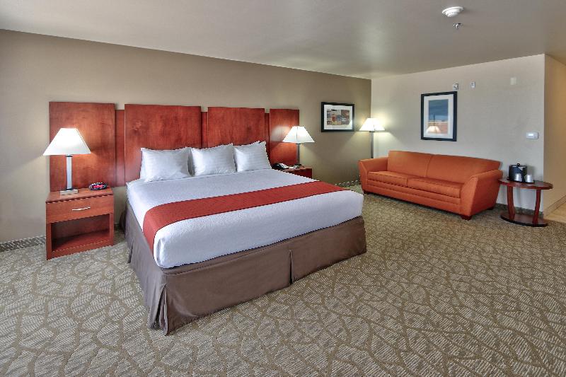 이그제큐티브 룸 킹사이즈 침대, Holiday Inn Roswell, An Ihg