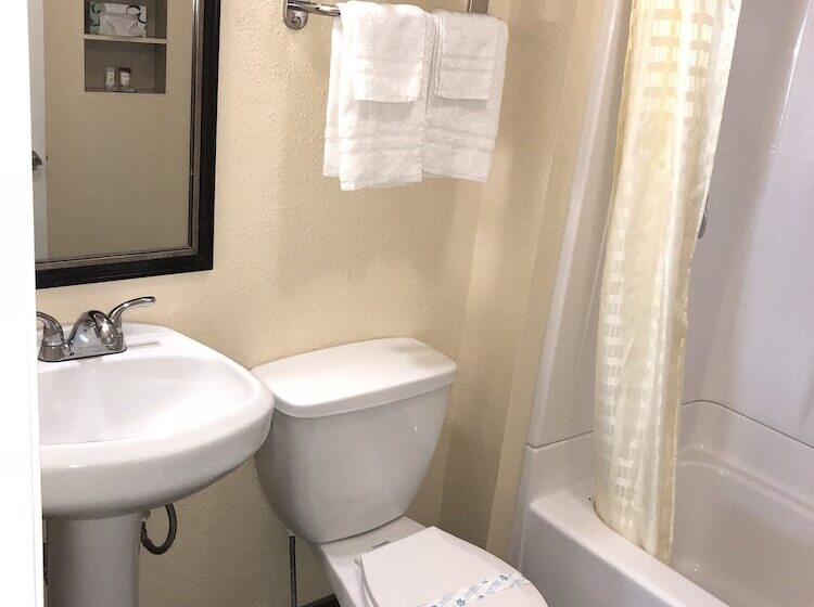 Номер Стандарт, Lamplighter Motel Clearlake