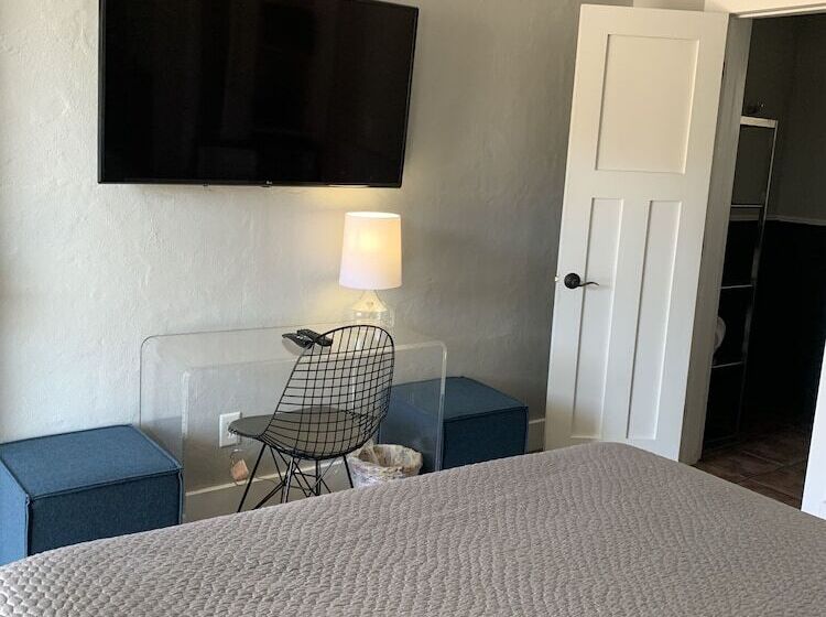 Номер Стандарт, Blue Star Motel