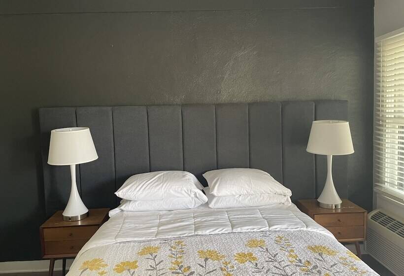 Номер Стандарт, Blue Star Motel
