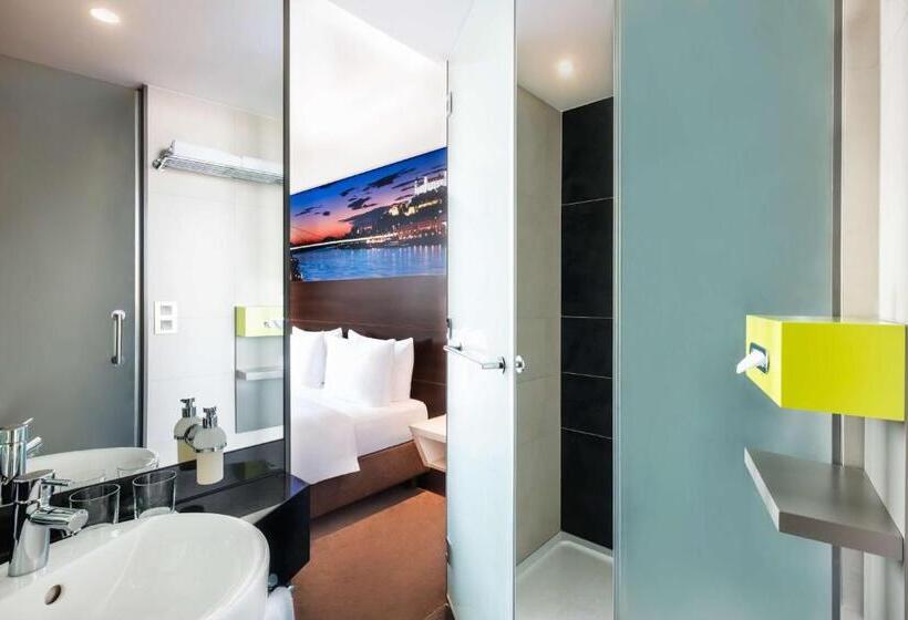 带大床的标准间, Lindner Hotel Bratislava, Part Of Jdv By Hyatt