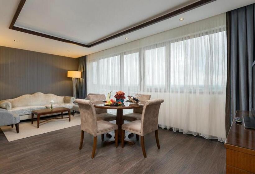 Junior Suite King Bed, Miracle Istanbul Asia Airport Hotel & Spa