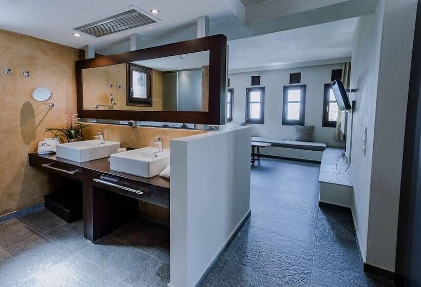 Люкс Повышенной Комфортности, 12 Months Resort & Spa