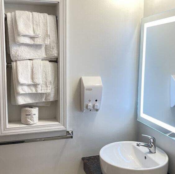 Номер Стандарт 2 Двуспальные Кровати, Scottish Inn   North Tonawanda