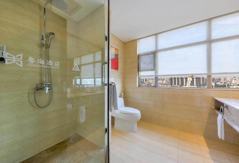 Номер Superior, Zhengzhou Yuehai