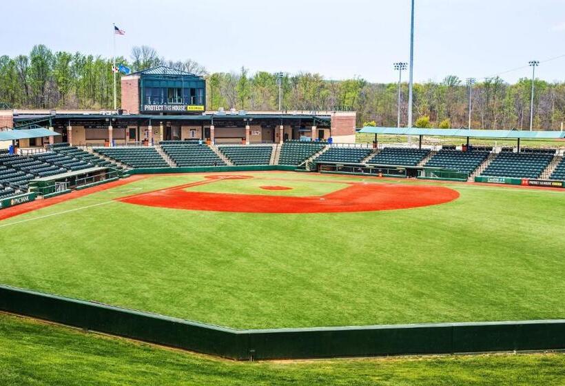스탠다드 룸 킹사이즈 침대, Courtyard Aberdeen At Ripken Stadium