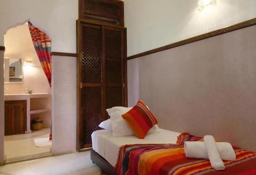 Habitación Triple Estándar, Riad Dar Palmyra