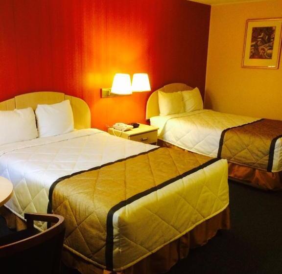 Номер Стандарт 2 Двуспальные Кровати, Duffys Motel   Calhoun