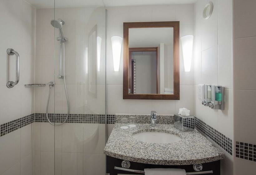 Номер Стандарт, Hilton At St George S Park, Burton Upon Trent