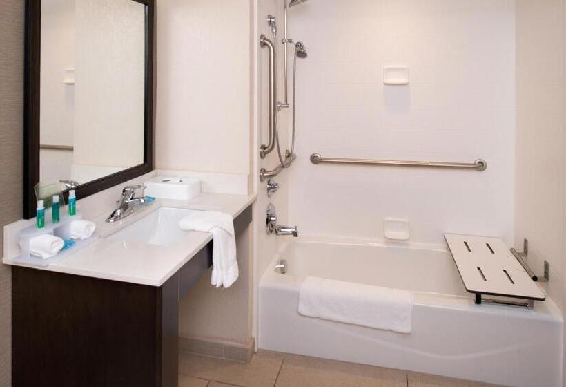 身障者適用スイートルーム, Holiday Inn Express & Suites Monroe, An Ihg